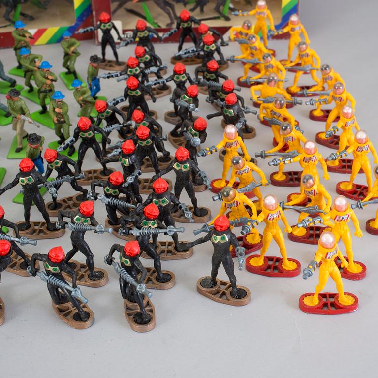 LEKSAKSFIGURER, 140 stycken, plast, Britains Detail, 1970-tal.