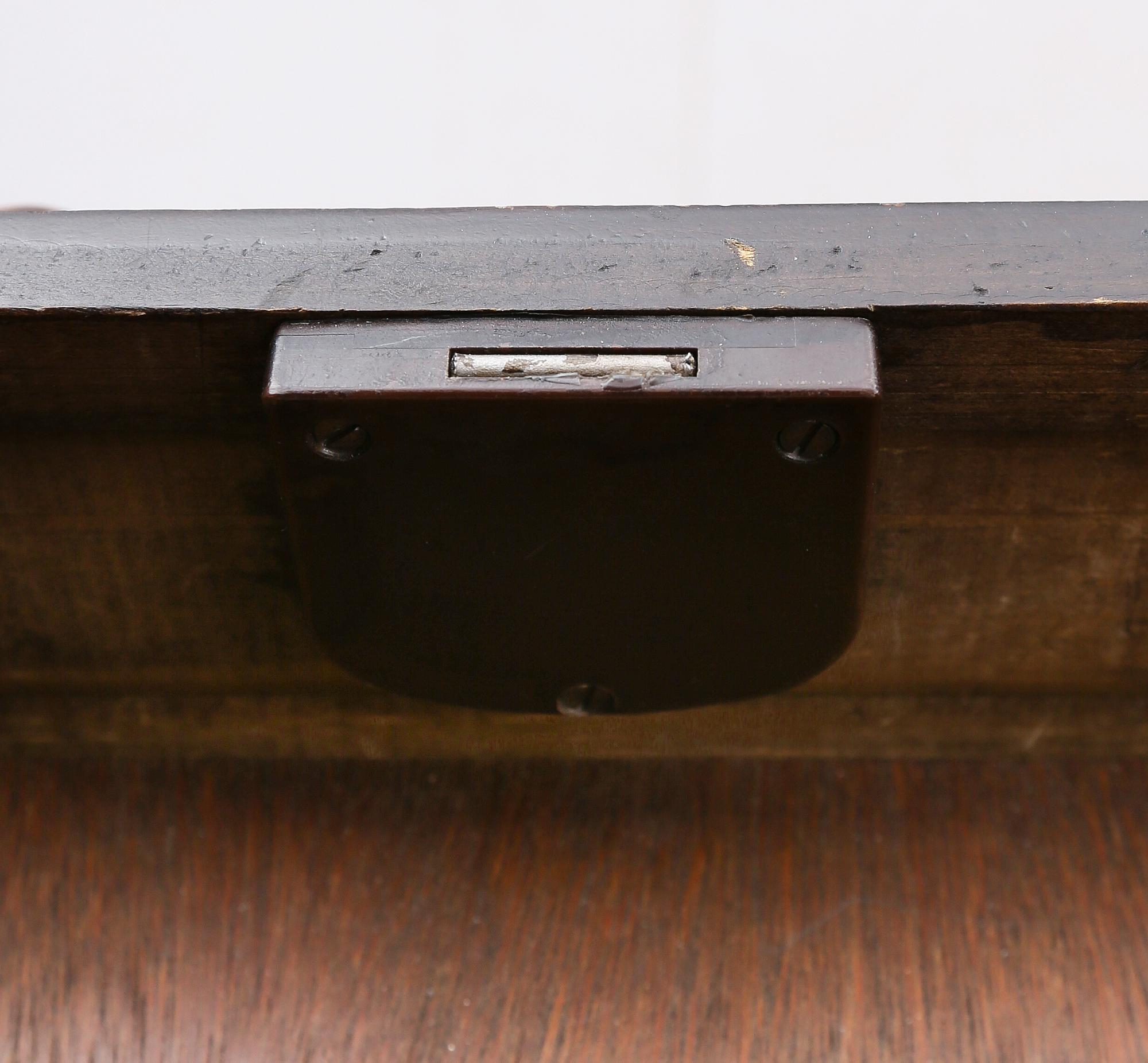 SKRIVBORD SAMT STOL, Afrika, 1900-talets andra hälft.