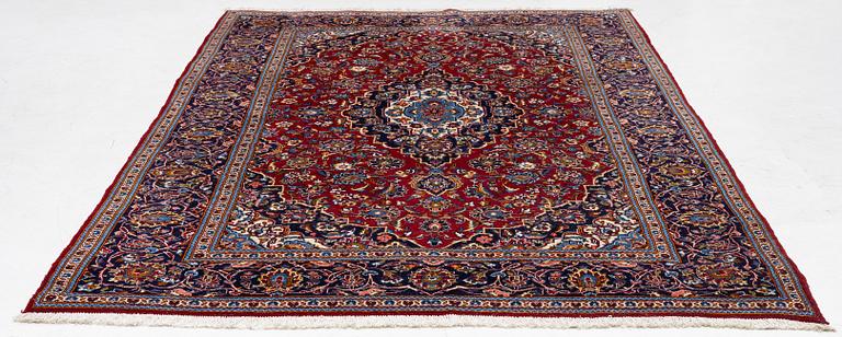 Carpet, Keshan, approx. 318 x 200 cm.