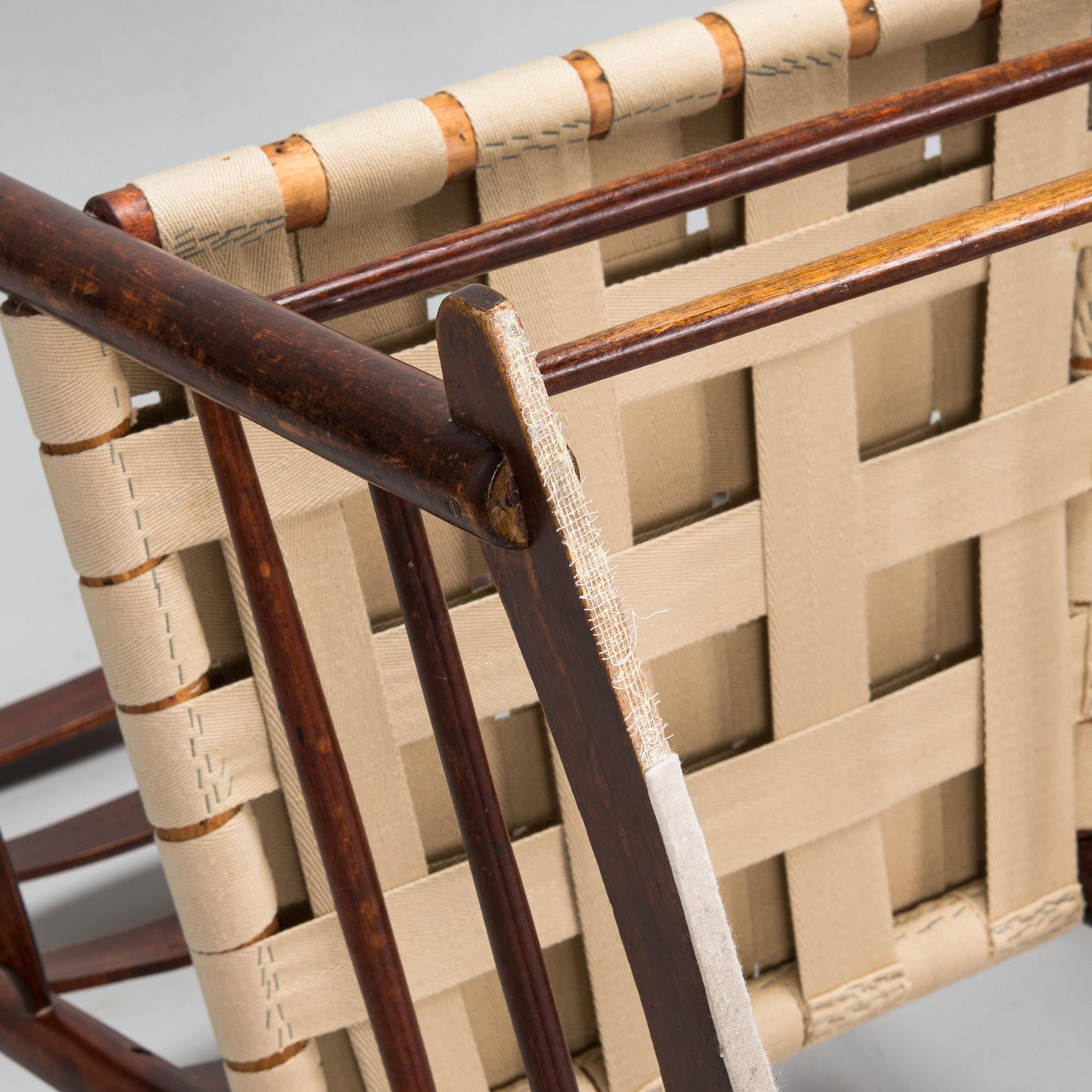 Two Shaker style rocking chairs, early 20th century.