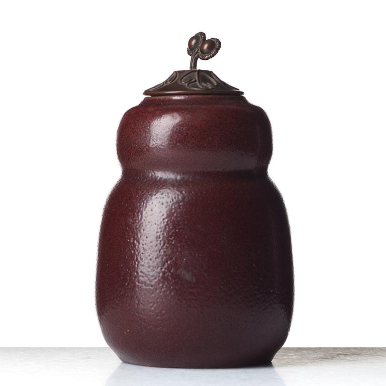 PATRICK NORDSTRÖM, urna med lock av patinerad brons, Royal Copenhagen, Danmark 1910-20-tal.