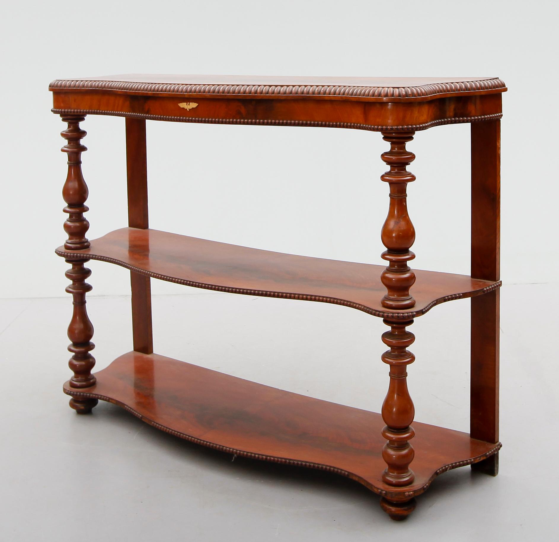 ETAGÉRE, 1800-talets andra hälft.