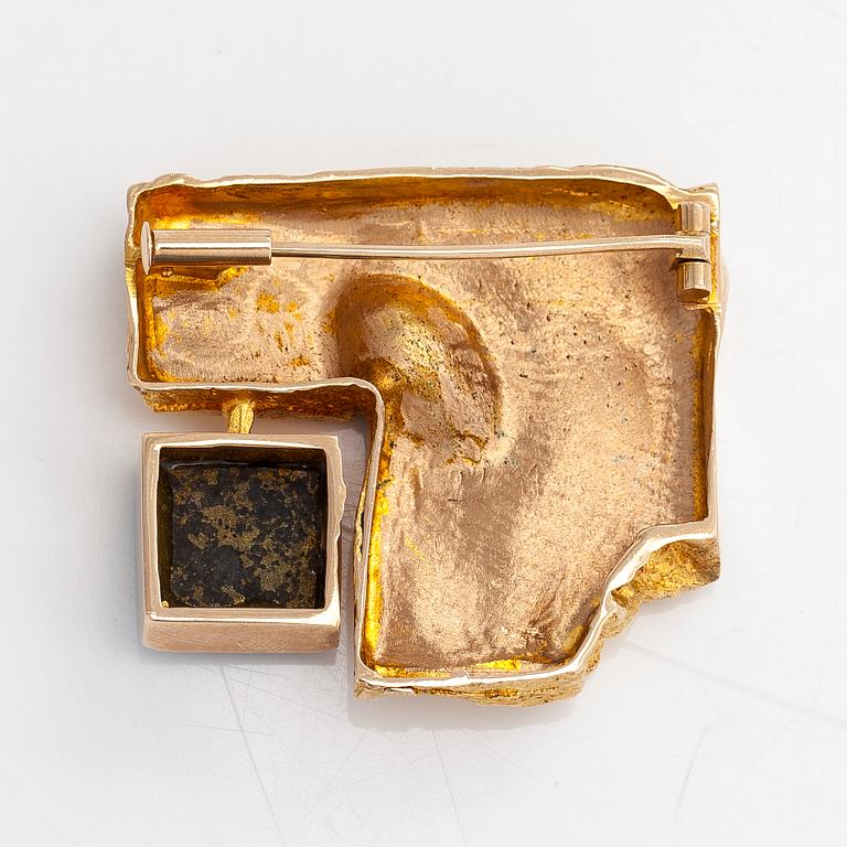 Björn Weckström, A 14K gold brooch and copper ore. Lapponia 1968.