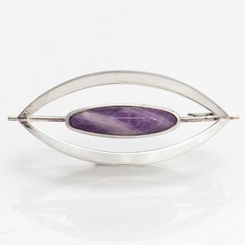 Elis Kauppi, A silver brooch/pendant with an amethyst. Kupittaan kulta, Turku 1961.