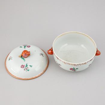 A famille rose tureen with cover, Qing dynasty, Qianlong (1736-95).