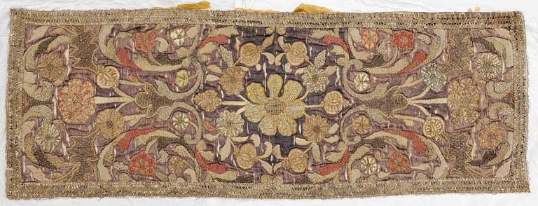 BRODERI, antik, Turkisk, ca 145x53 cm.