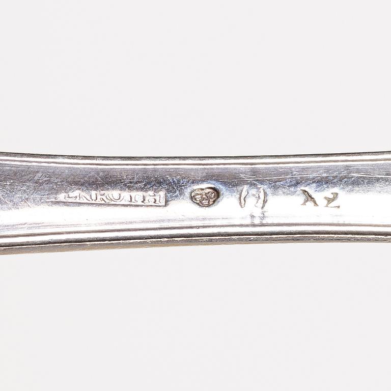 12 pieces of silver cutlery, P Enroth, 1804, and Markströms Guldsmeds Ab K G, 1924.