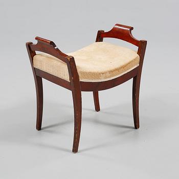 TABURETT, Karl-Johan, 1800-talets första hälft.