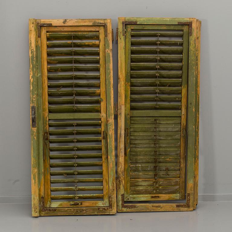 FÖNSTERLUCKOR, ett par, Europa 1900-talets första hälft.