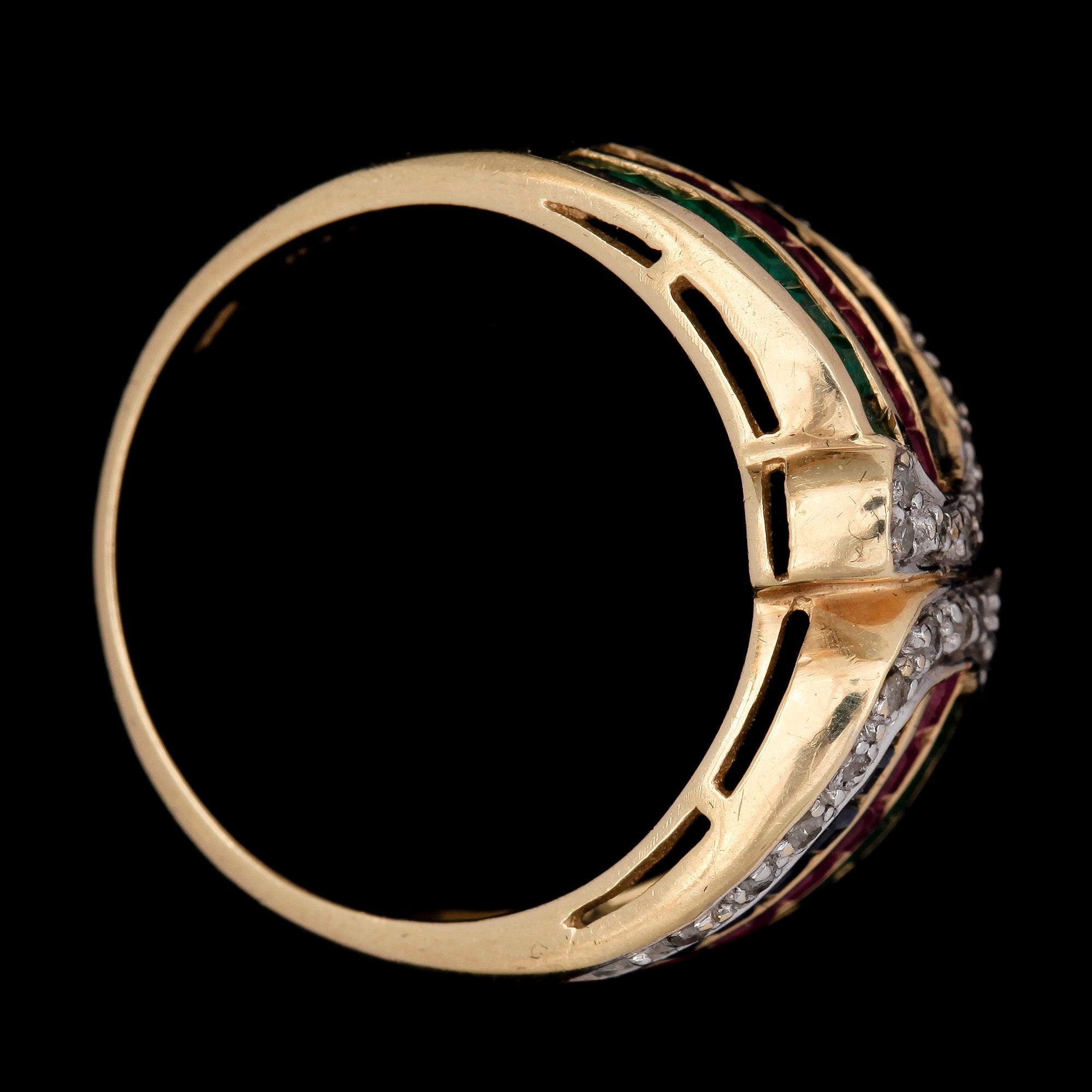 RING, 14k guld med fasettslipade safirer, rubiner, smaragder och mindre briljantslipade diamanter. Vikt ca 5,5g.