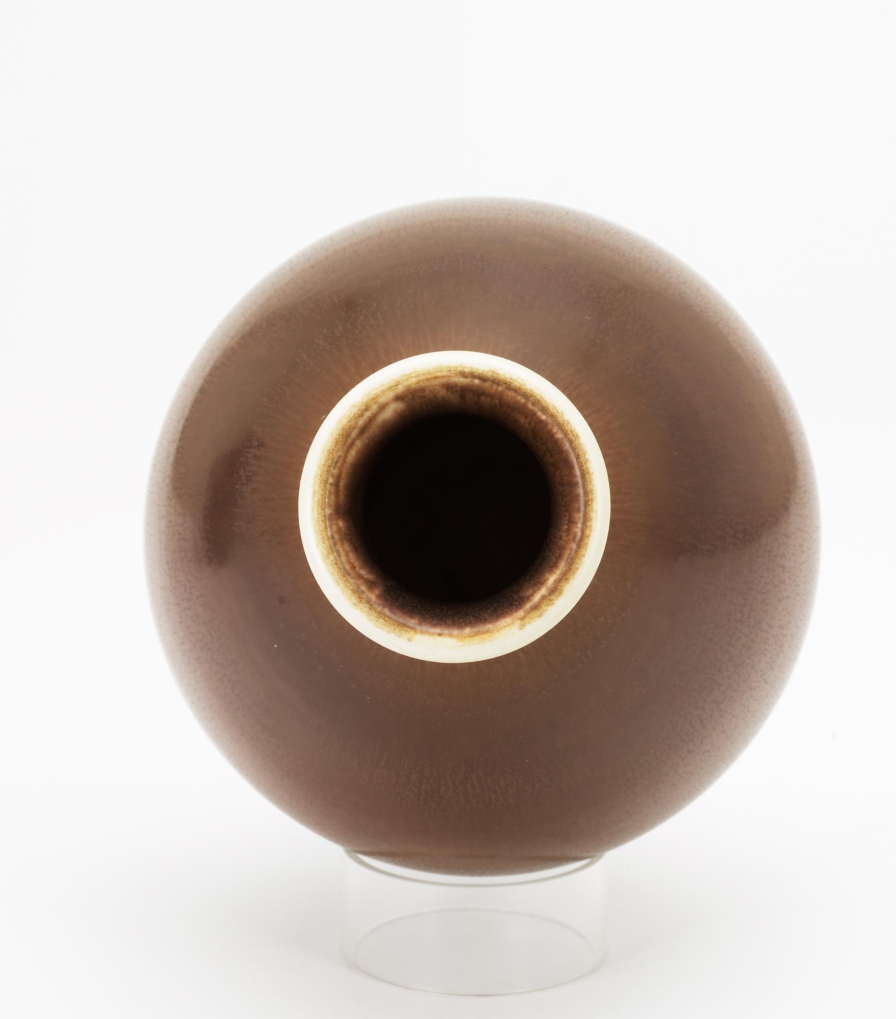 A Berndt Friberg stoneware vase, Gustavsberg studio 1965.