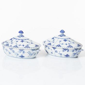 Royal Copenhagen, terriner med lock, ett par, "Musselmalet Helblonde", Danmark, 1979-83.