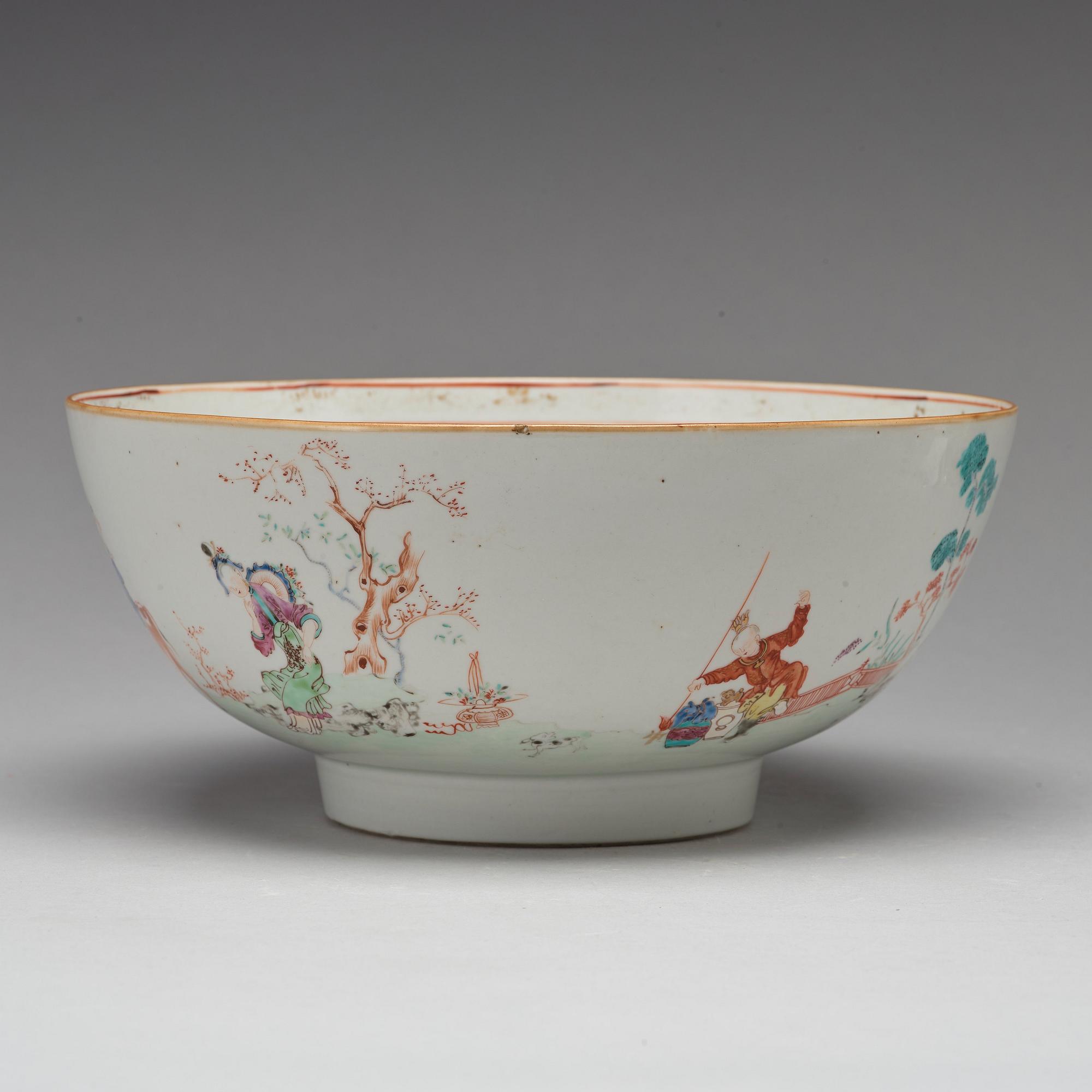 A famille rose punch bowl, Qing dynasty, Qianlong (1736-95).