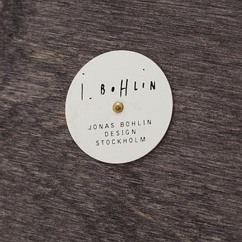 Jonas Bohlin, a dining table.