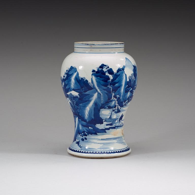 A blue and white jar, Qing dynasty, Kangxi (1662-1722).