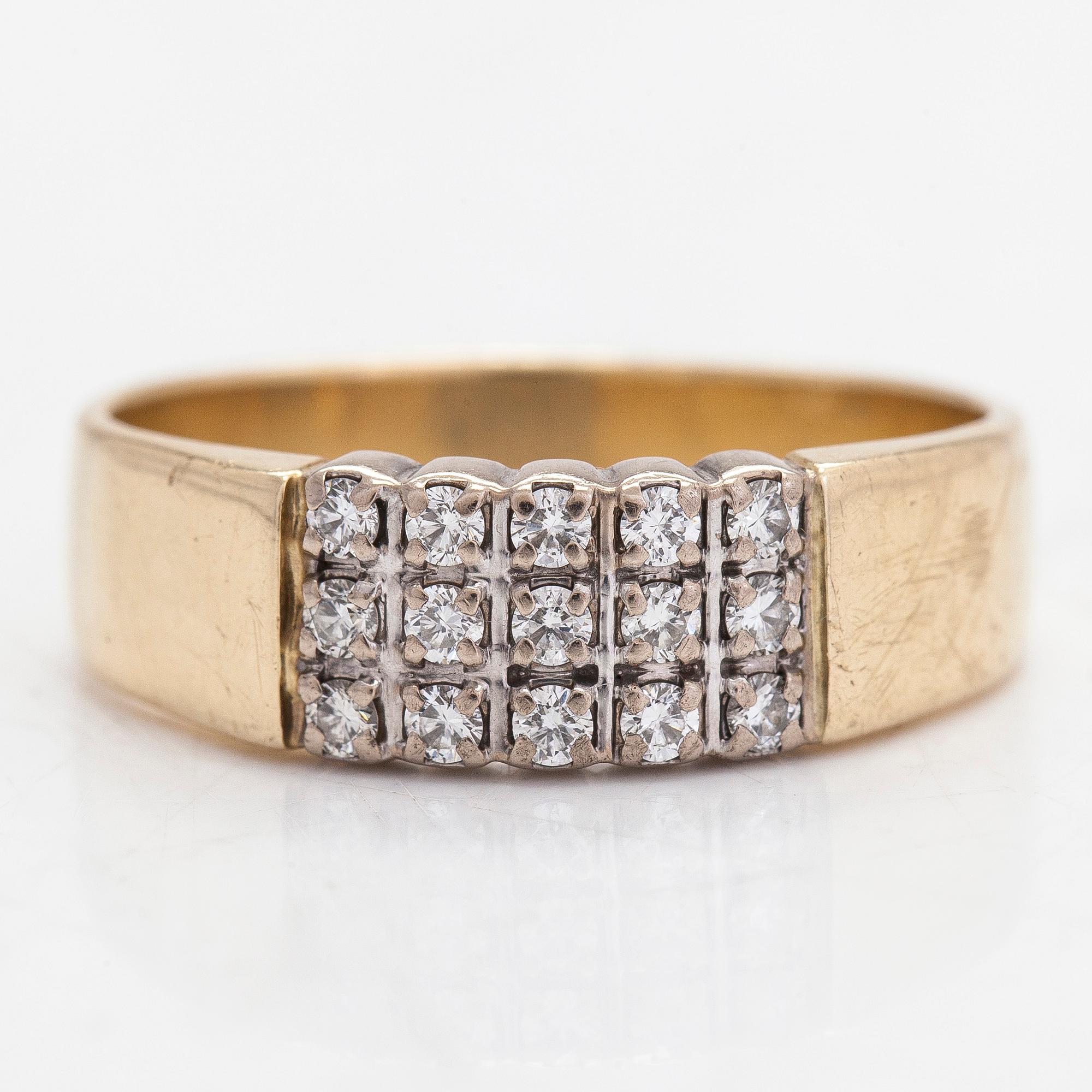 A 14K gold ring, diamonds totalling approx. 0.30 ct, Morris Lindblom & Co, Turku 2005.
