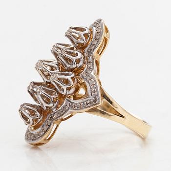 Ring, 14K gold and diamonds totalling approx. 0.48 ct.