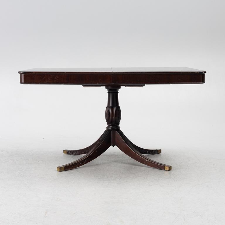 Matsalsbord,  Engelsk stil, tidigt 1900-tal.