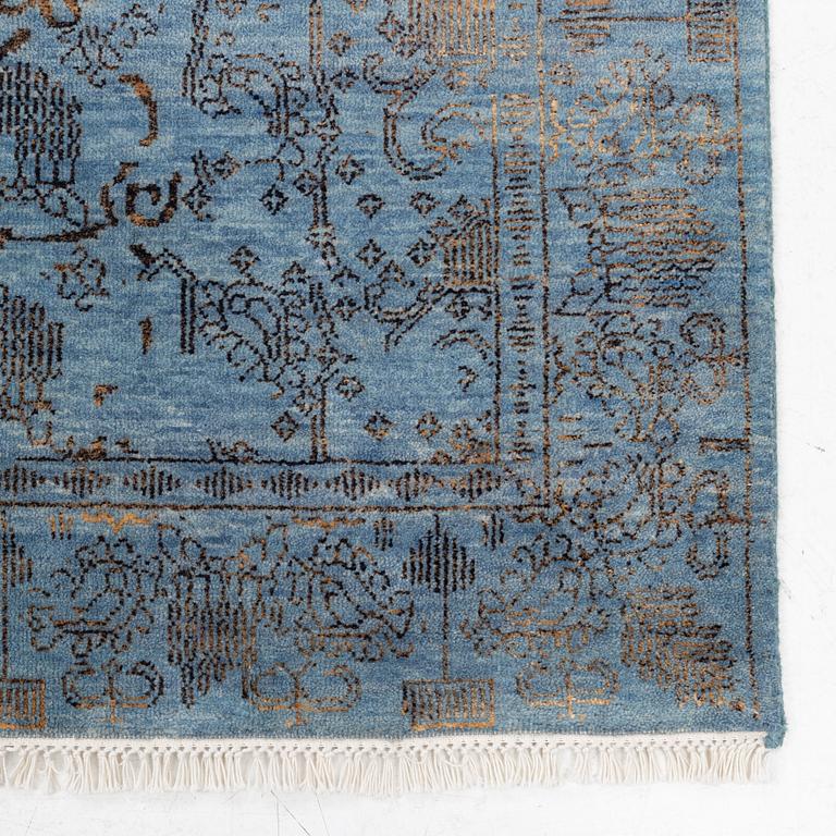 Matta, Jaipur, ull med silkesinslag. 185 x 280 cm.