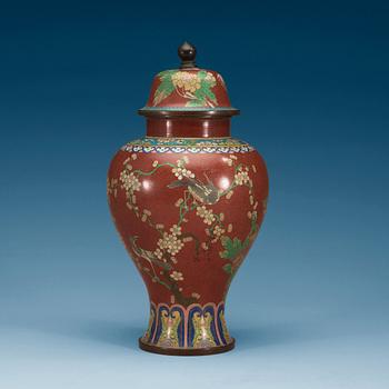 1368. A cloisonné vase with cover, Qing dynasty, 19th Century.