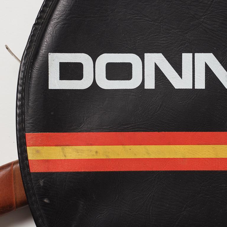 Tennis racket in wood, Donnay. Played with by Björn Borg at Wimbledon. Faded signature on the Slipcase.