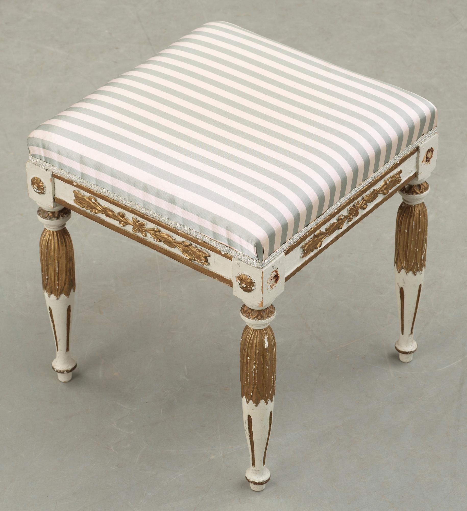 TABURETT, gustaviansk, 1800-talets första hälft.