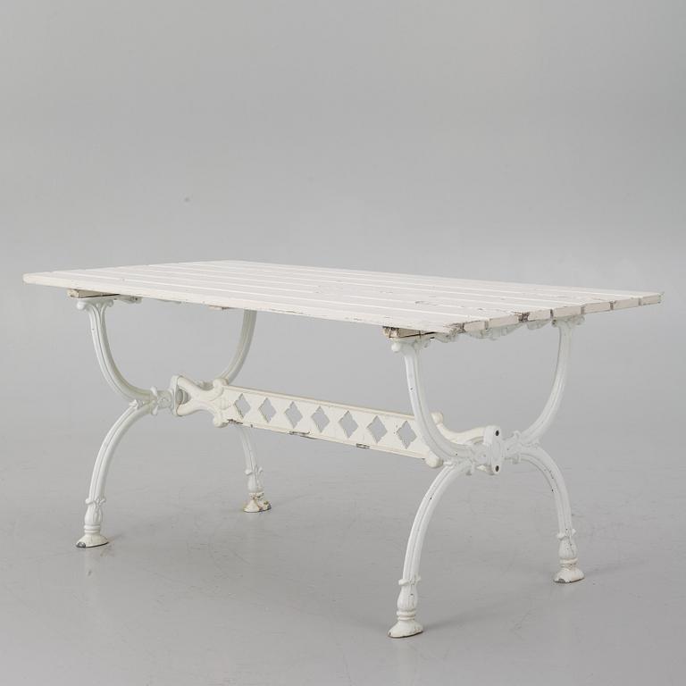 Trädgårdsbord, Byarum, 1900-talets slut.