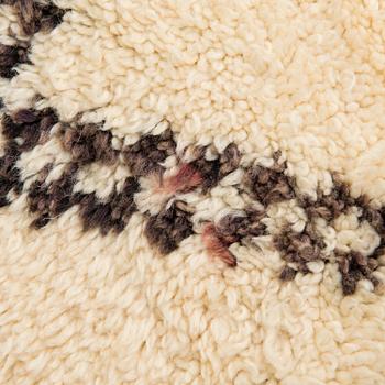 A North African "Beni Quarain" Carpet 139x206 cm.