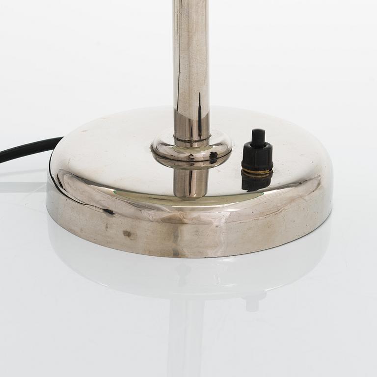 A 1930s table lamp for Taidetakomo Antti Hakkarainen.
