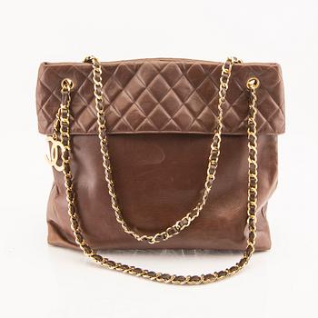 Chanel,.
