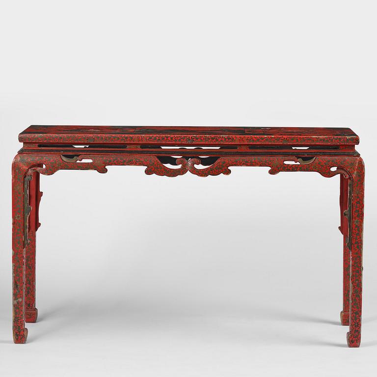 Altarbord, röd lack. Qingdynastin.