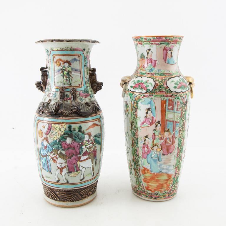 Vases 2 pcs China Canton circa 1900 porcelain.