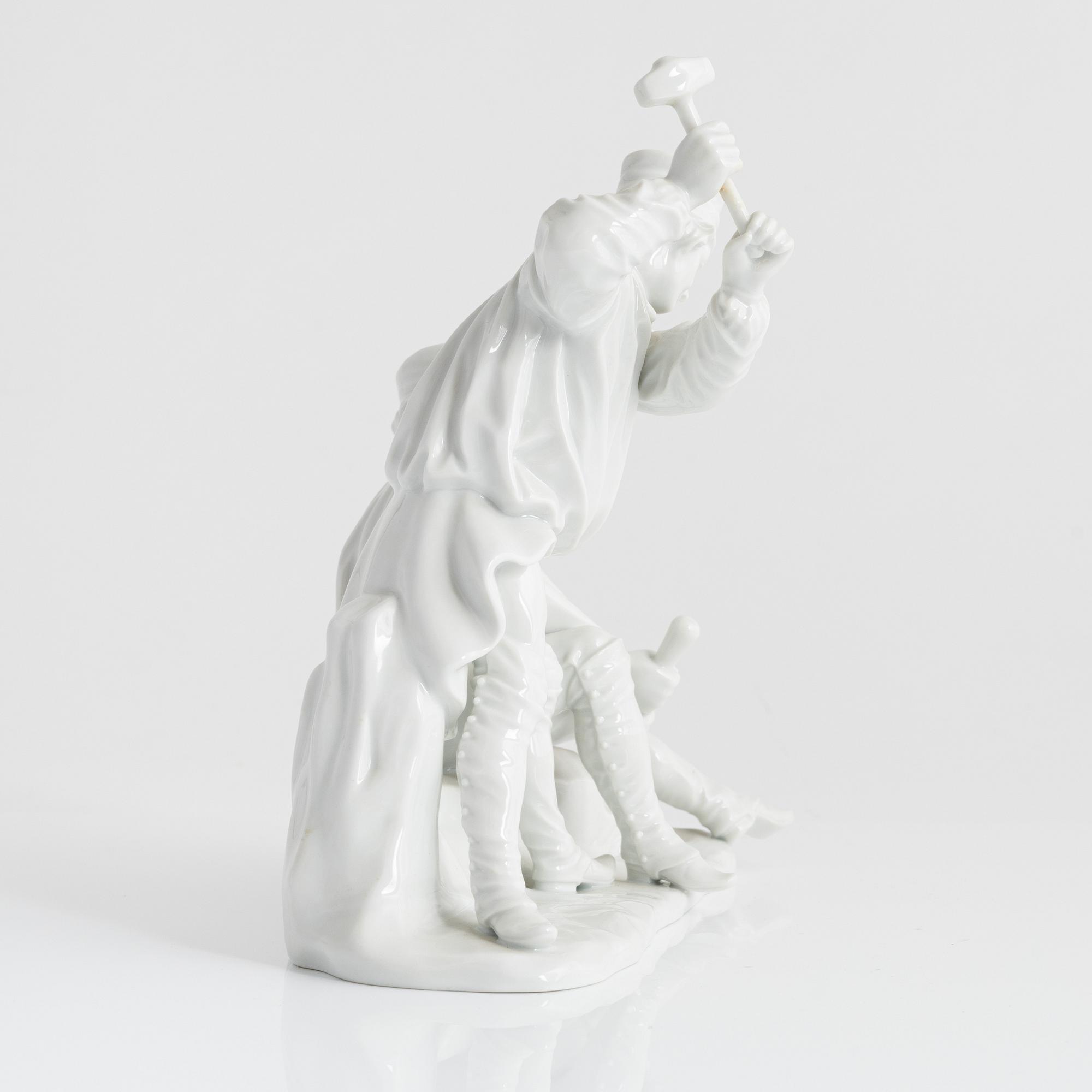 A porcelain figurine group, Fürstenberg, Germany, first half of the 20th century.