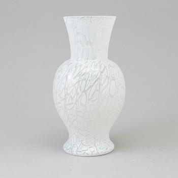 A glass vase by Ulrica Hydman-Vallien, Kosta Boda, signed.