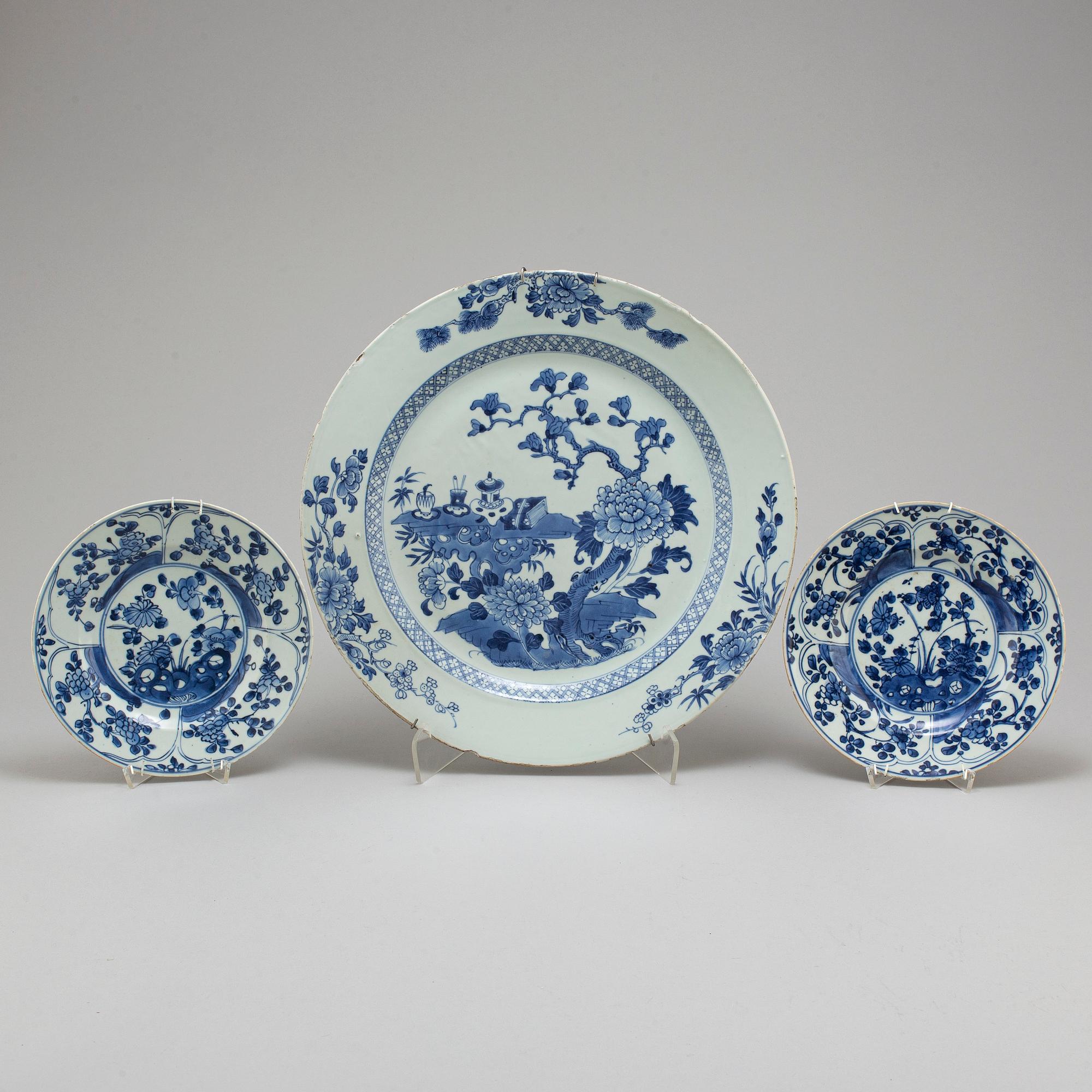 FAT samt TALLRIKAR, ett par, kompaniporslin. Qingdynastin, Qianlong (1736-95).