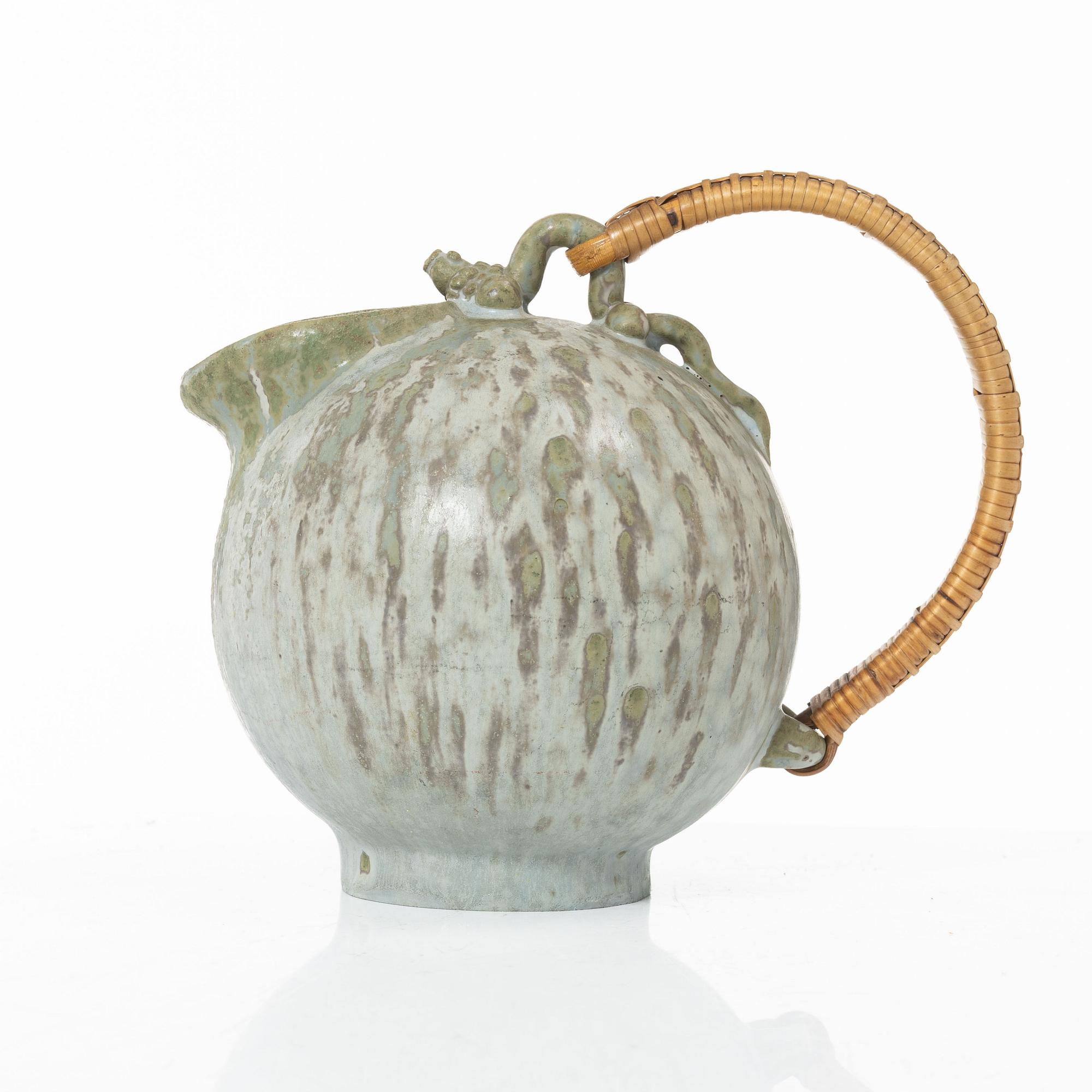 Arne Bang, a stoneware jug, model 151, own workshop, Fensmark, Denmark, 1930s-50s.