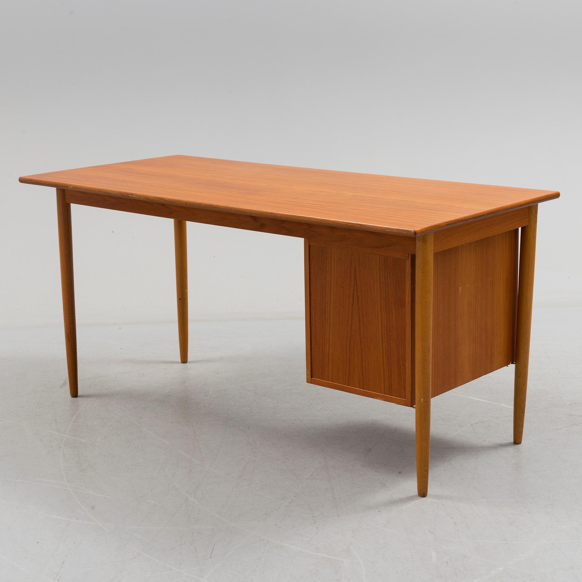 SKRIVBORD, med hurts, 1960-tal.