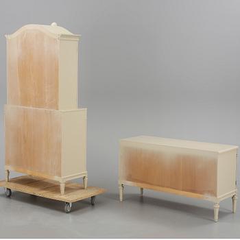 SKÅP samt SIDEBOARD, gustaviansk stil, 1900-talets mitt.