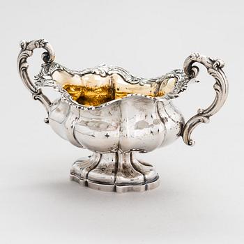 Sockerskål, silver, okänd mästare F.G., kontrollmästarstämpel Dimitri Tverskoij, S:t Petersburg, Ryssland 1842.