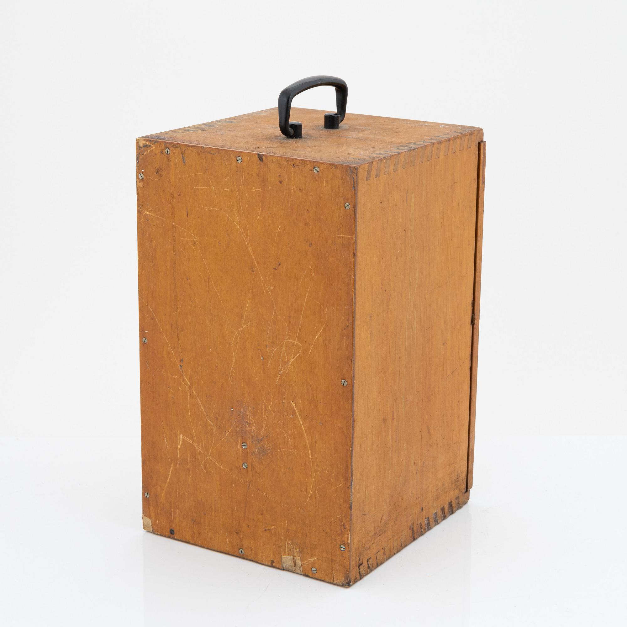 A Winkel-Zeiss microscope, mid 20th Century.