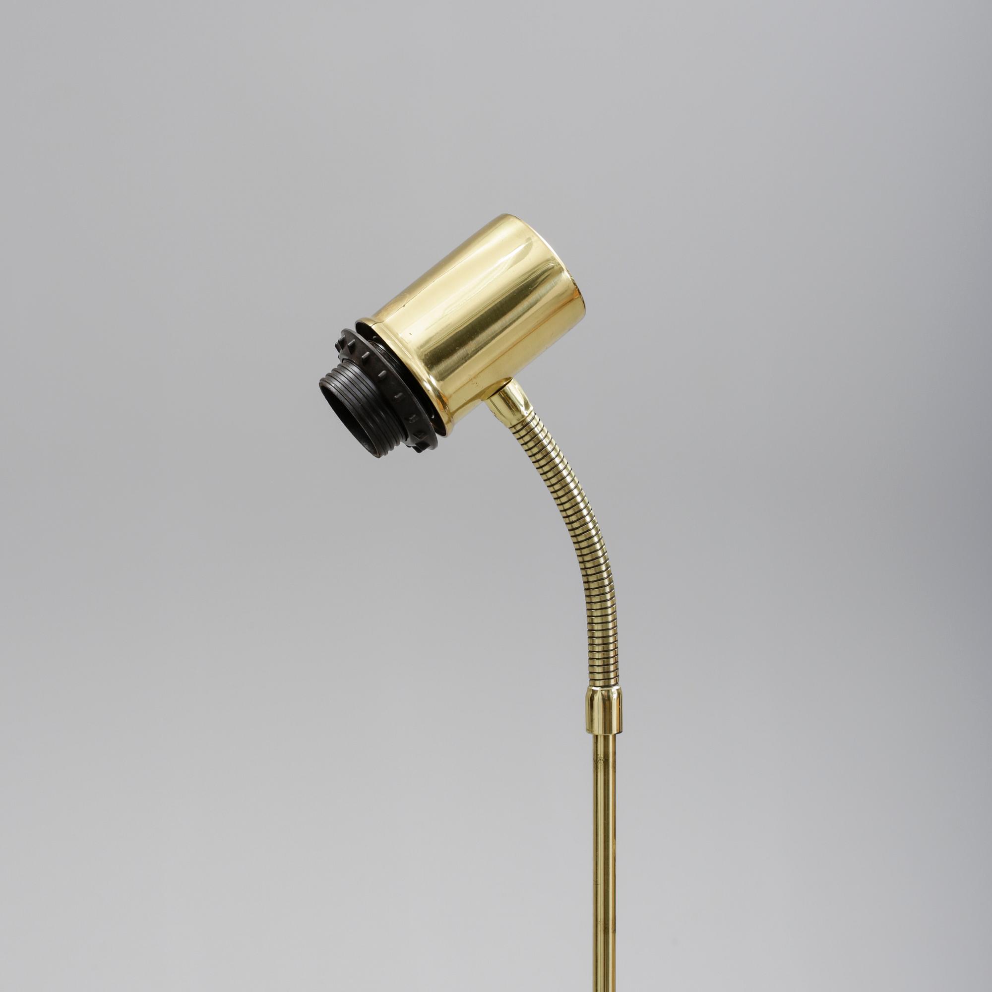 GOLVLAMPA, Sverige, 1900-talets andra hälft.