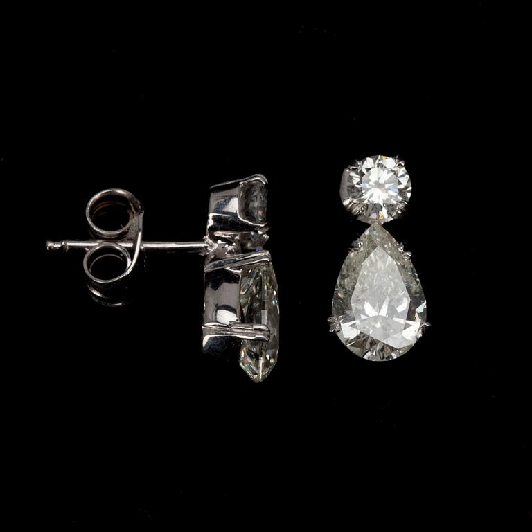 ÖRHÄNGEN, droppslipade diamanter ca 2.40 ct. J-M /Si1-I2, briljantslipade diamanter ca 0.40 ct. H/si.