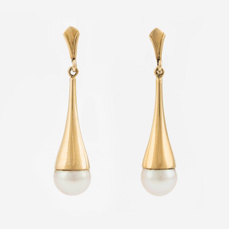 A pair of earrings and a brooch, 18K and 14K gold with pearls and small rose-cut diamonds.