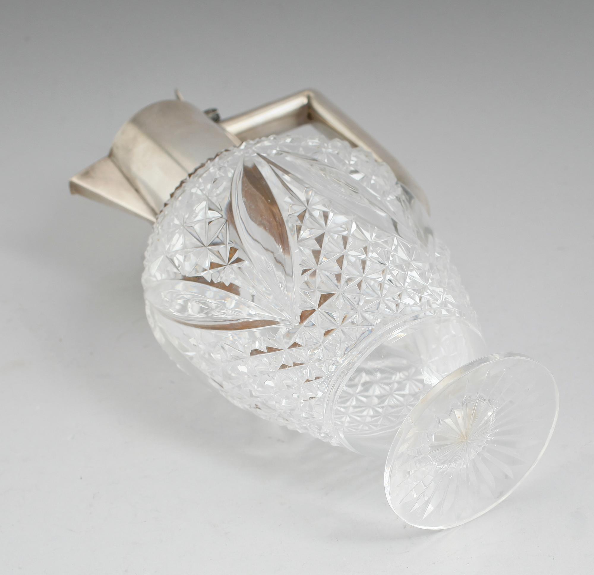 VINKANNA, glas med silverbeslag, CG Hallberg, Stockholm 1894.