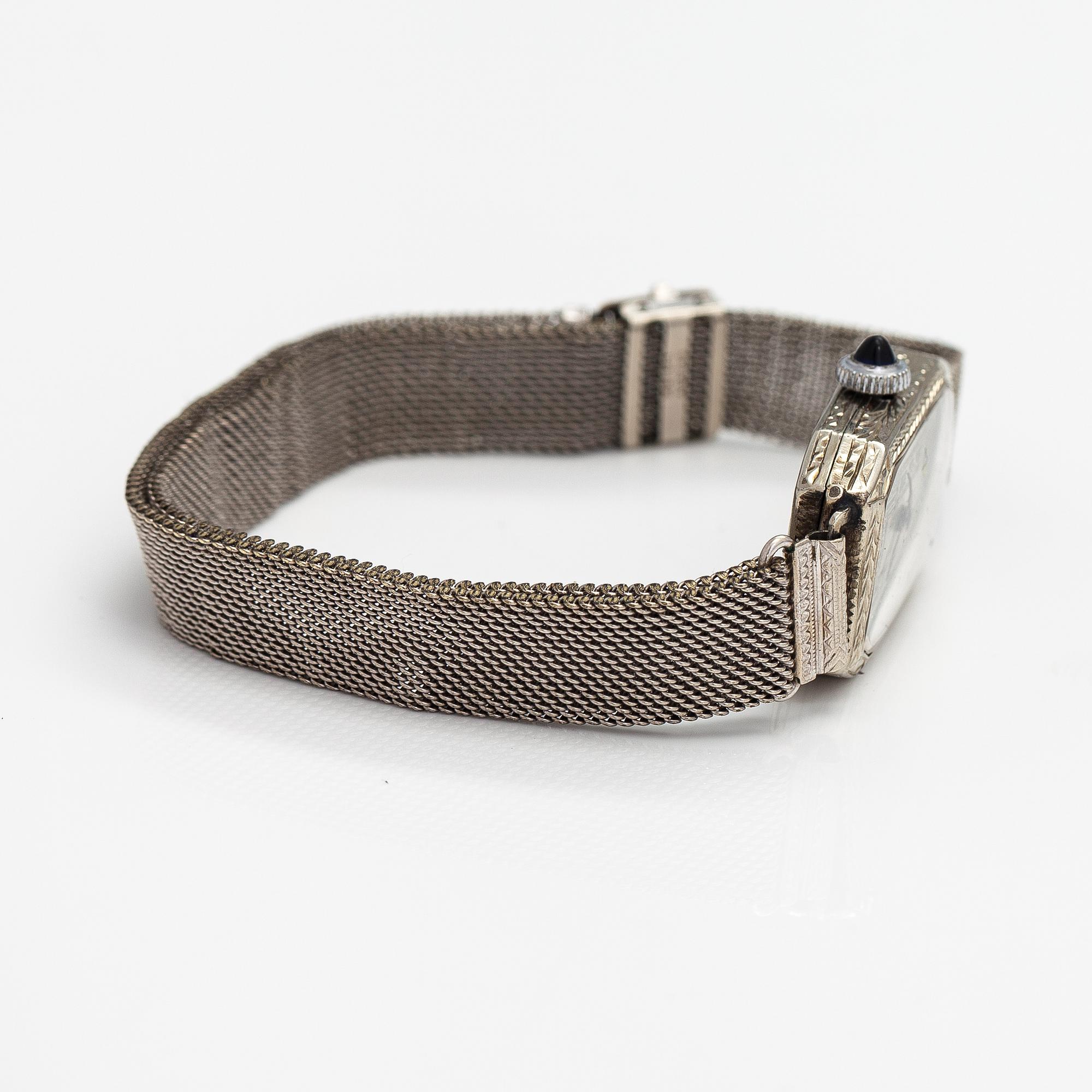 Wrist watcj 17 x 26 mm.