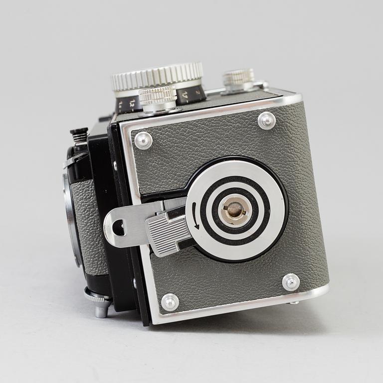 A Rolleiflex T model 1 Camera with Tessar 1:3,5 f=75 mm no T2130758, Germany, 1958-61.