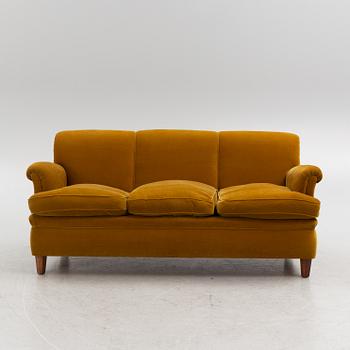 Josef Frank, a model 678 sofa, Firma Svenskt Tenn.