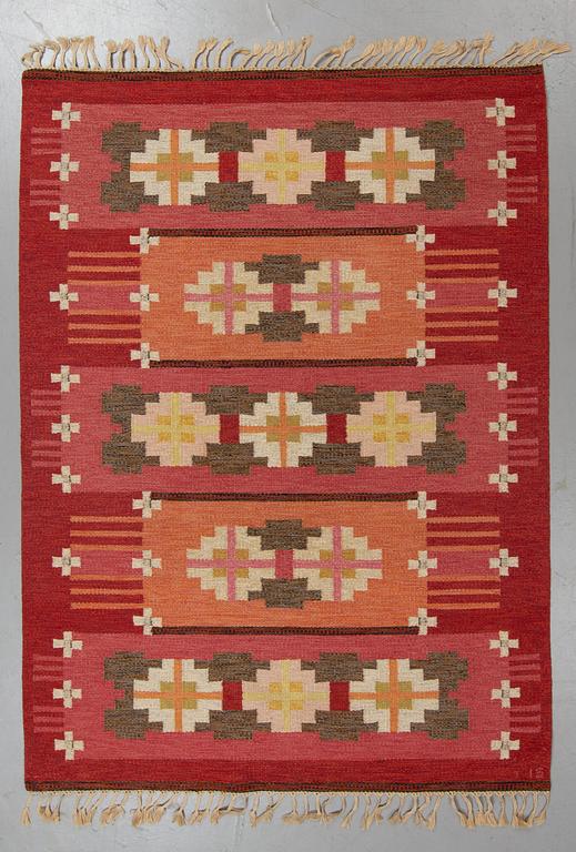 INGEGERD SILOW, A CARPET, "Sofiero, röd", flat weave, ca 230,5-232 x 166-168 cm, signed IS.