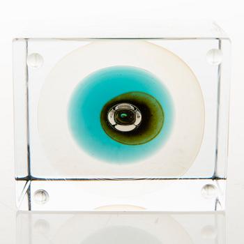 OIVA TOIKKA, An annual glass cube, signed Oiva Toikka Nuutajärvi 1983 and numbered 627/2000.