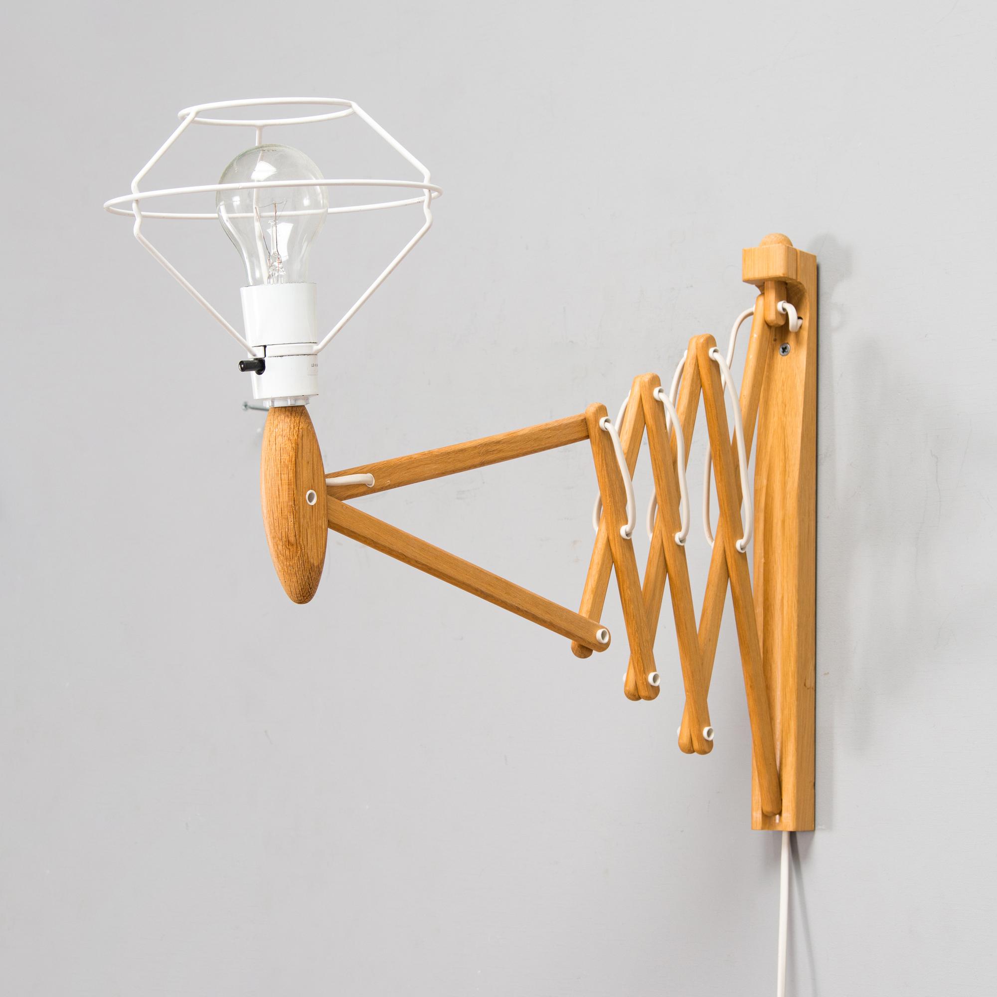 Erik Hansen, vägglampa, modell 317 "Saxelampe" för Le Klint, Danmark.